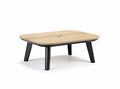 **Modern houten salontafel met zwarte poten**